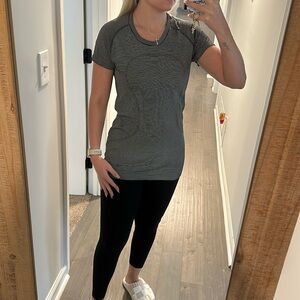 Lululemon work out shirt